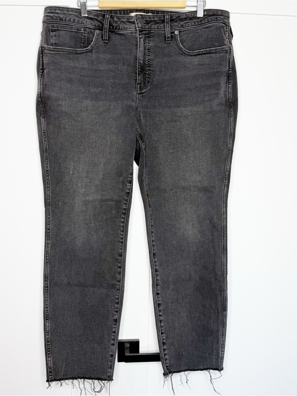 Madewell Plus Mid-Rise Stovepipe Jeans 18 W black Armand Wash Raw-Hem Edition - Picture 7 of 15